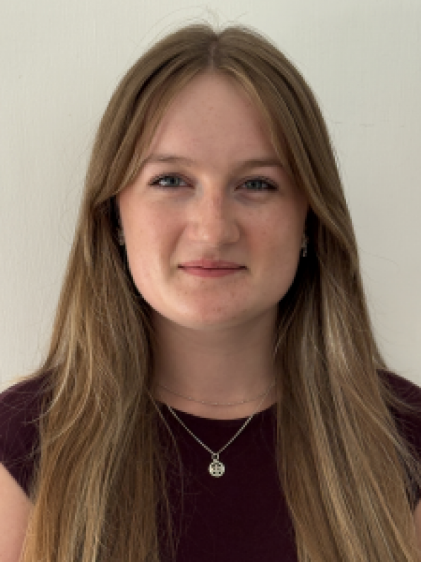 Photo of Kirsty Warren