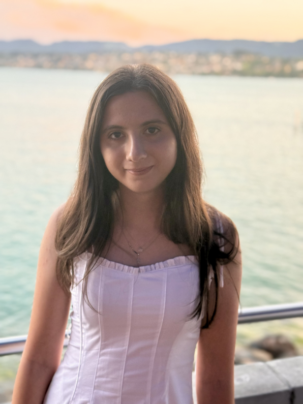 Photo of Laura-Maria Slavita